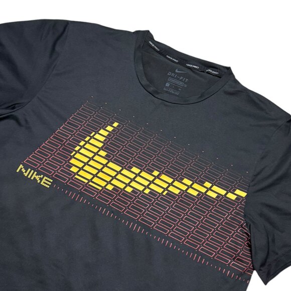 Nike Pro Dri Fit Men's Short Sleeve Athletic Shirt Black Size Small CZ2419-014 - Picture 2 of 2